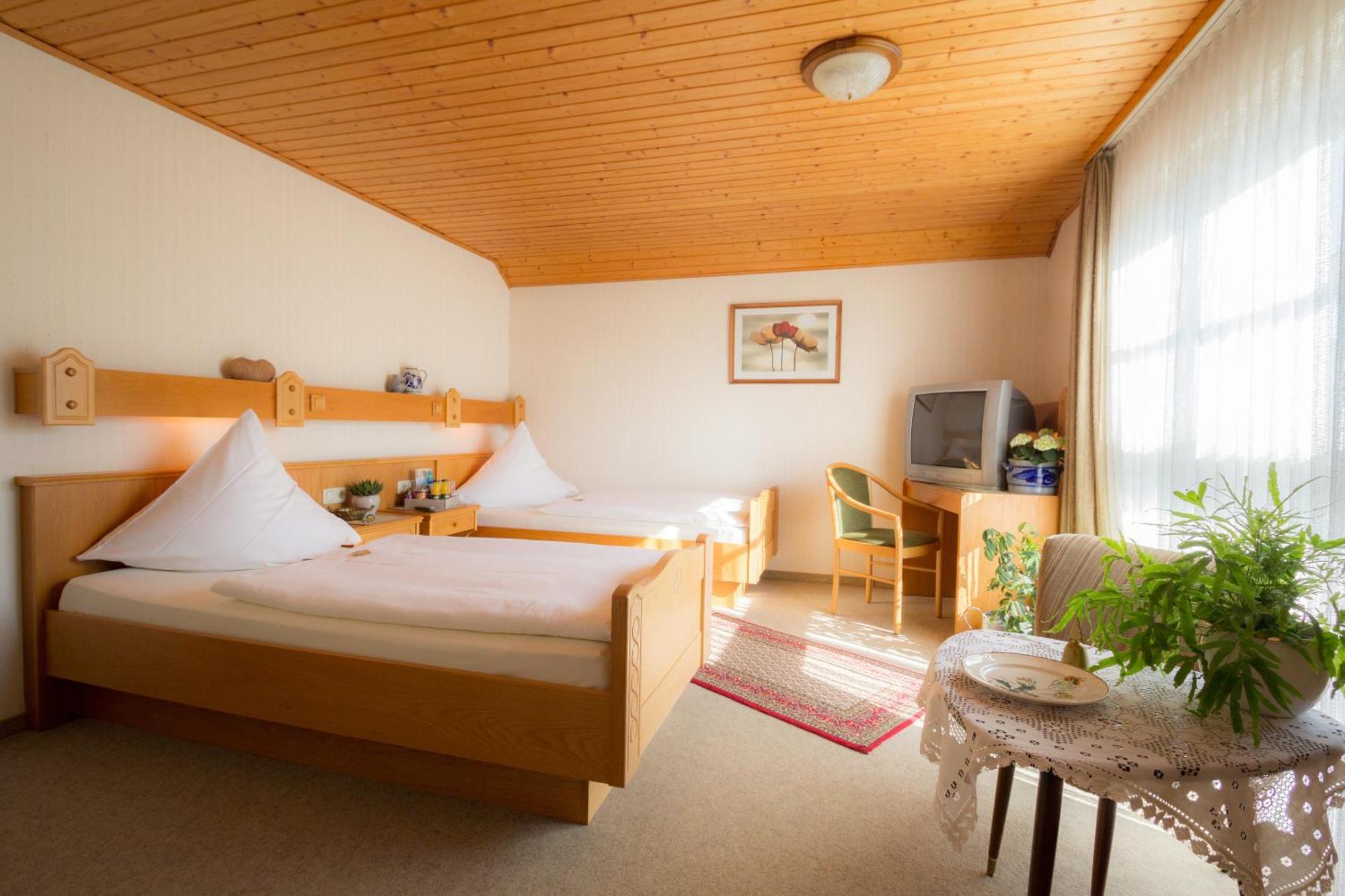 Hotel Am Lingelbach 크눌발트 객실 사진